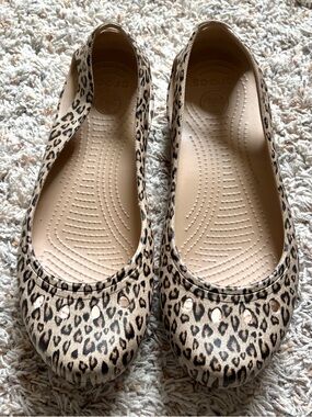 Crocs - Women’s (Sz 11) Kadee Ballet Flats, Cheetah Animal Print Slip On Shoes